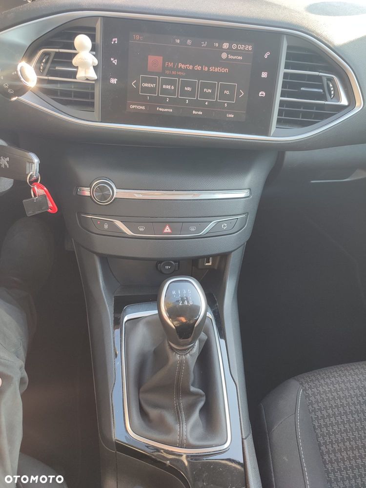 Peugeot 308 1.5 BlueHDi Business Line S&S - 17