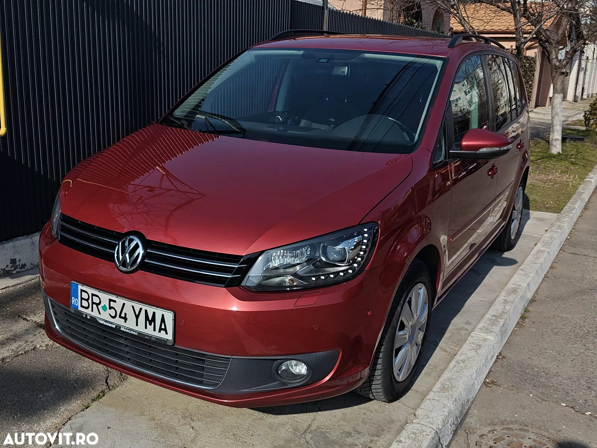 Volkswagen Touran 2.0 TDI DSG Highline - 5