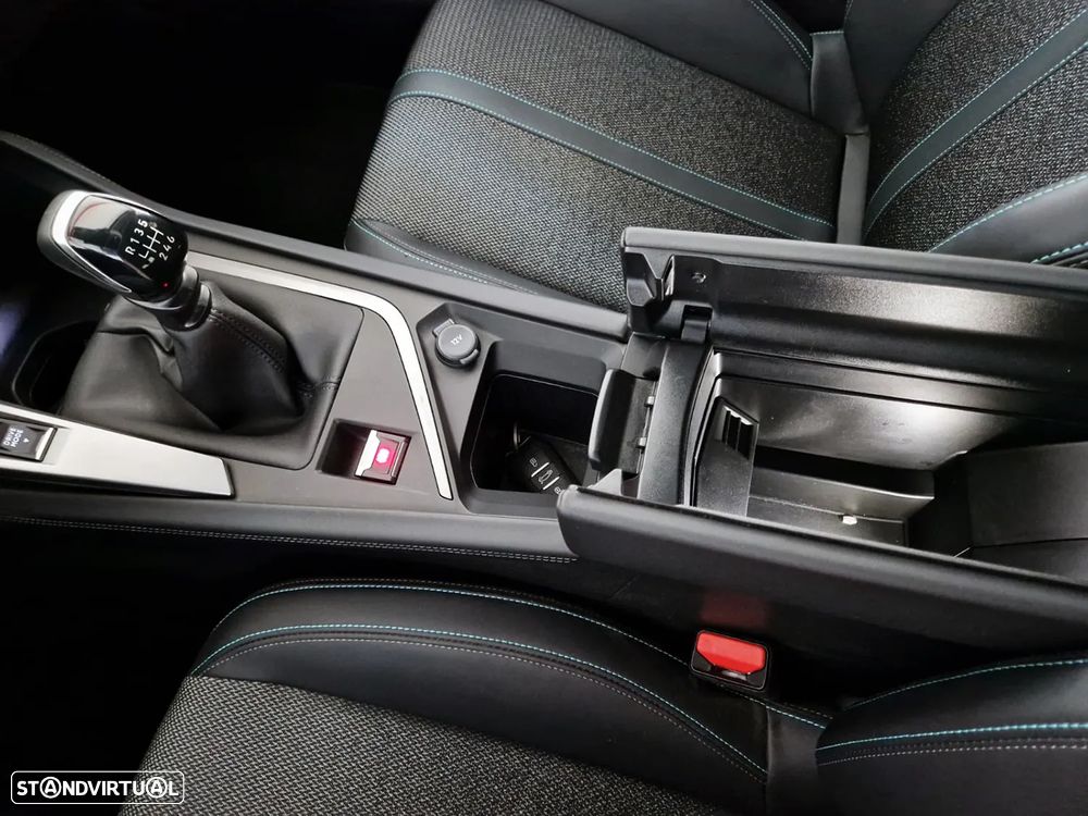 Peugeot 308 1.2 PureTech Allure - 37