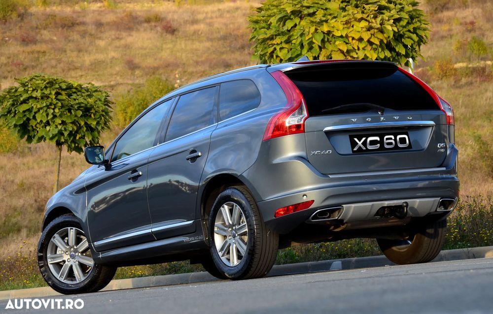 Volvo XC 60 D5 AWD Geartronic Summum - 12