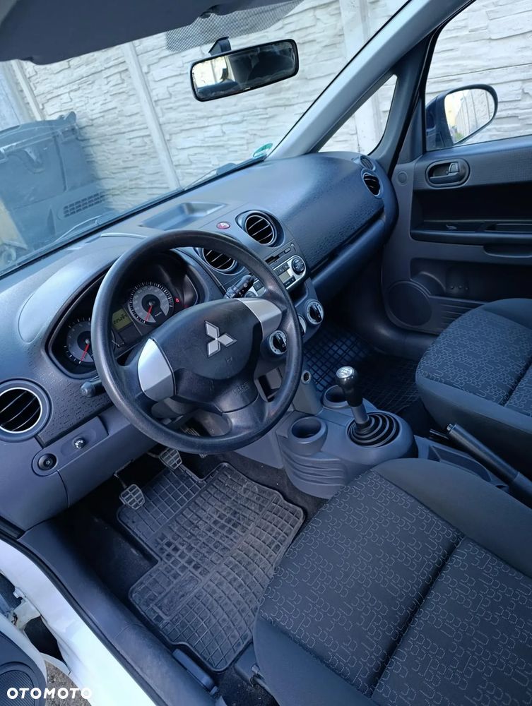 Mitsubishi Colt 1.1 - 9