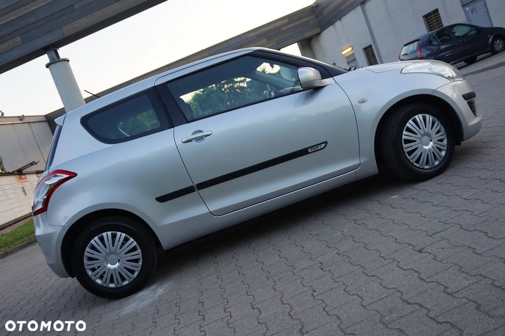 Suzuki Swift - 4