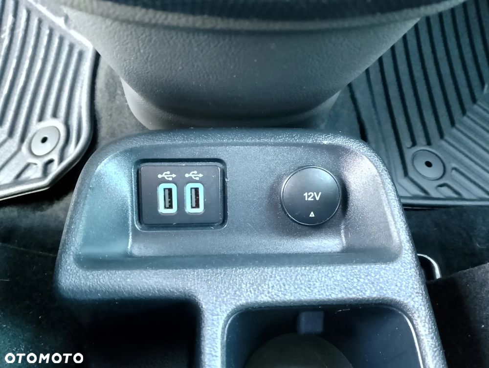 Ford Transit Connect - 25