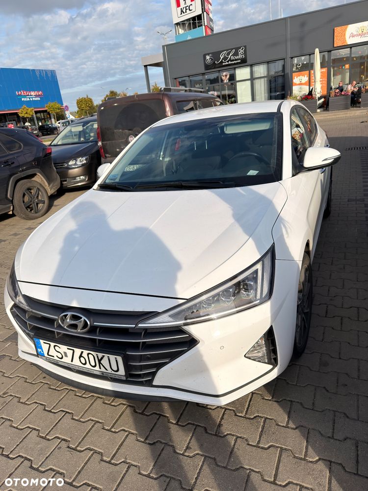 Hyundai Elantra - 11