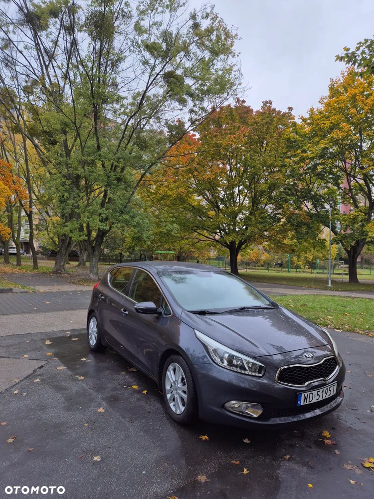 Kia Ceed - 11