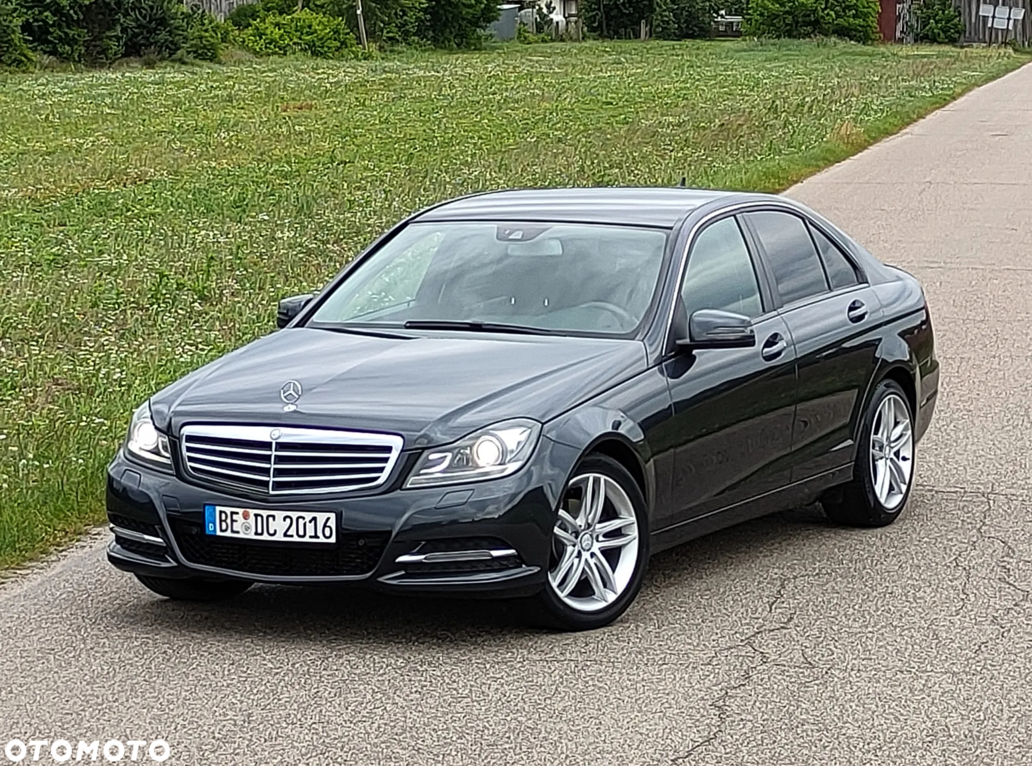 Mercedes-Benz Klasa C 250 CGI BlueEff Avantgarde - 32