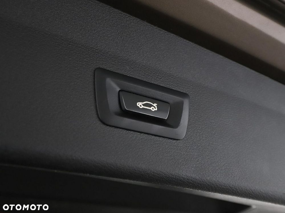 BMW X1 sDrive16d - 38