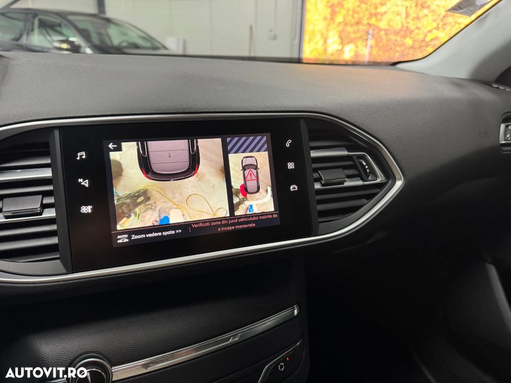 Peugeot 308 PureTech 130 GPF EAT8 Stop & Start Tech Edition - 28