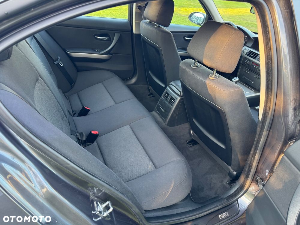BMW Seria 3 318d DPF - 34