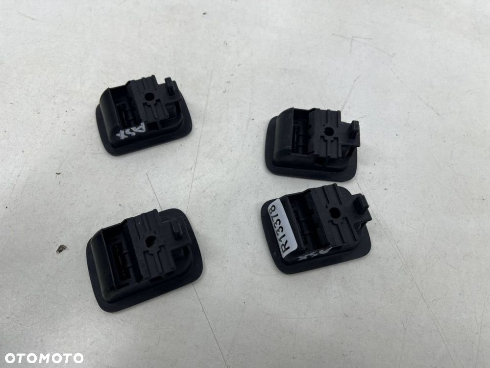 Uchwyt siatki bagażnika Mitsubishi ASX I 10-22r. mocowanie haczyk oryginalny KOMPLET 4szt. - 5