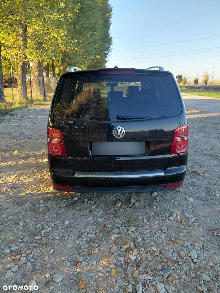 Volkswagen Touran - 9