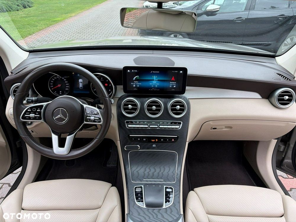 Mercedes-Benz GLC - 9