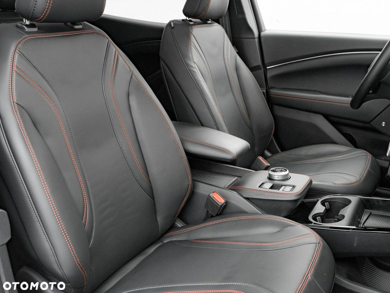 Ford Mustang Mach-E 98kWh AWD Premium - 34
