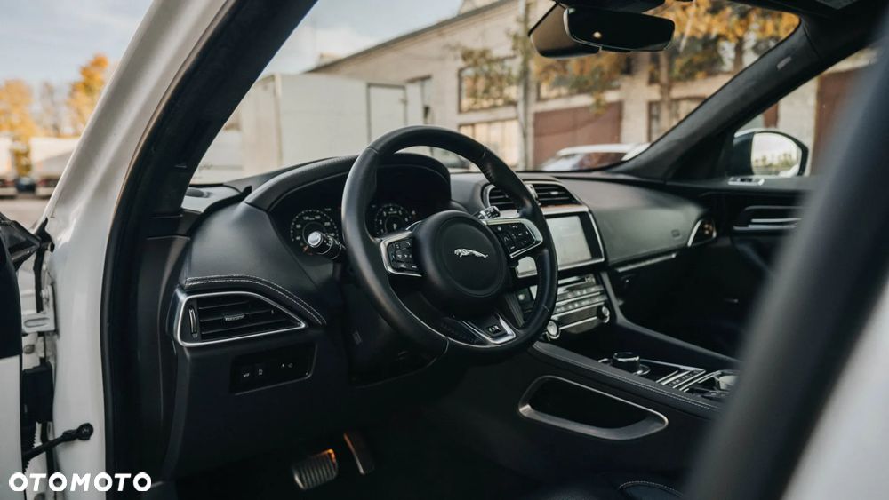Jaguar F-Pace S AWD - 7