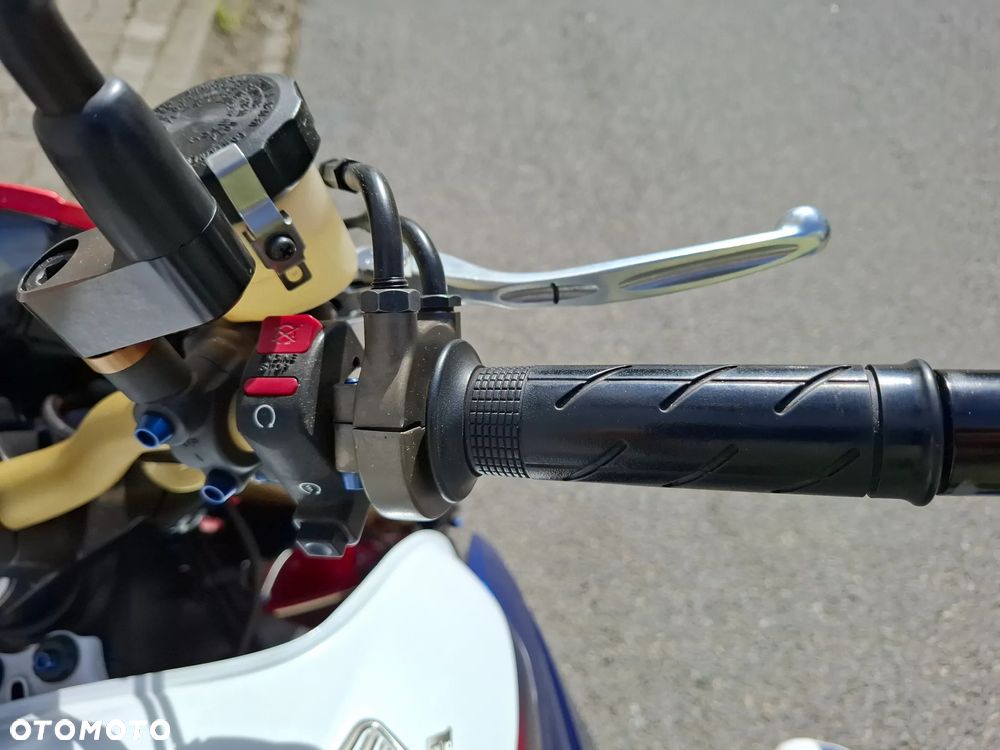 Honda CB - 22
