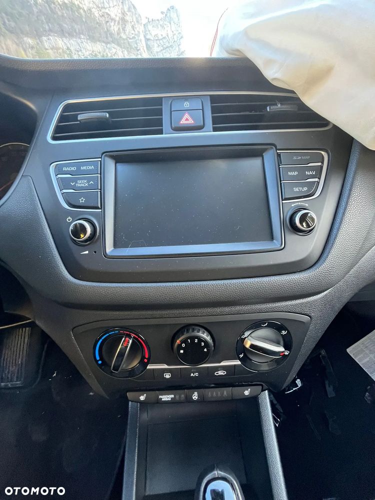 Hyundai i20 1.0 T-GDI DCT - 11