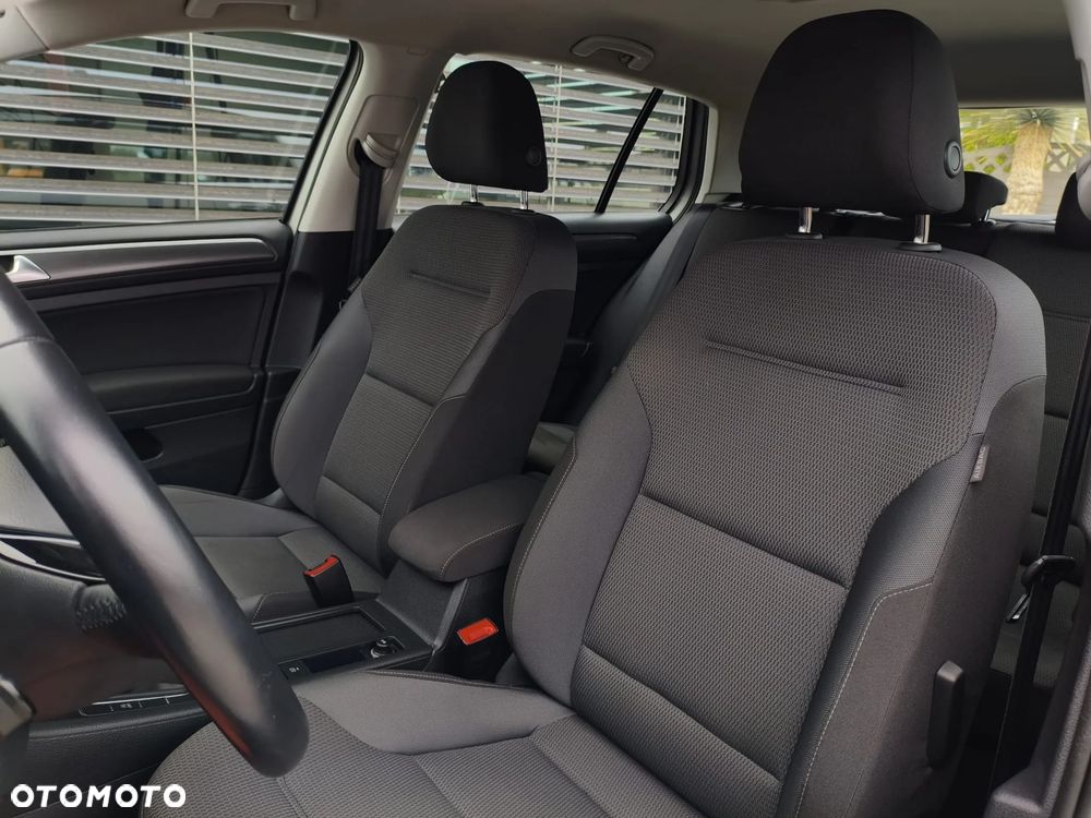 Volkswagen Golf - 14