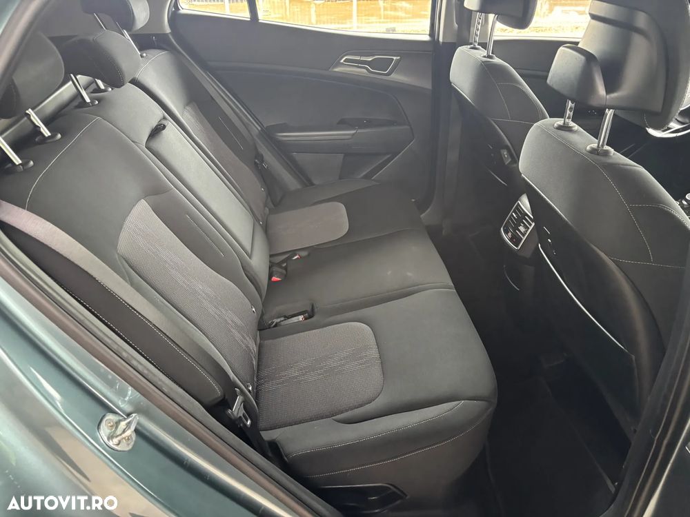 Kia Sportage 1.6 T-GDI HEV 6AT 4x2 Style - 33