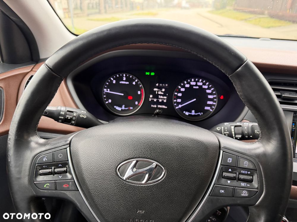 Hyundai i20 1.1 CRDi Intro Edition - 6