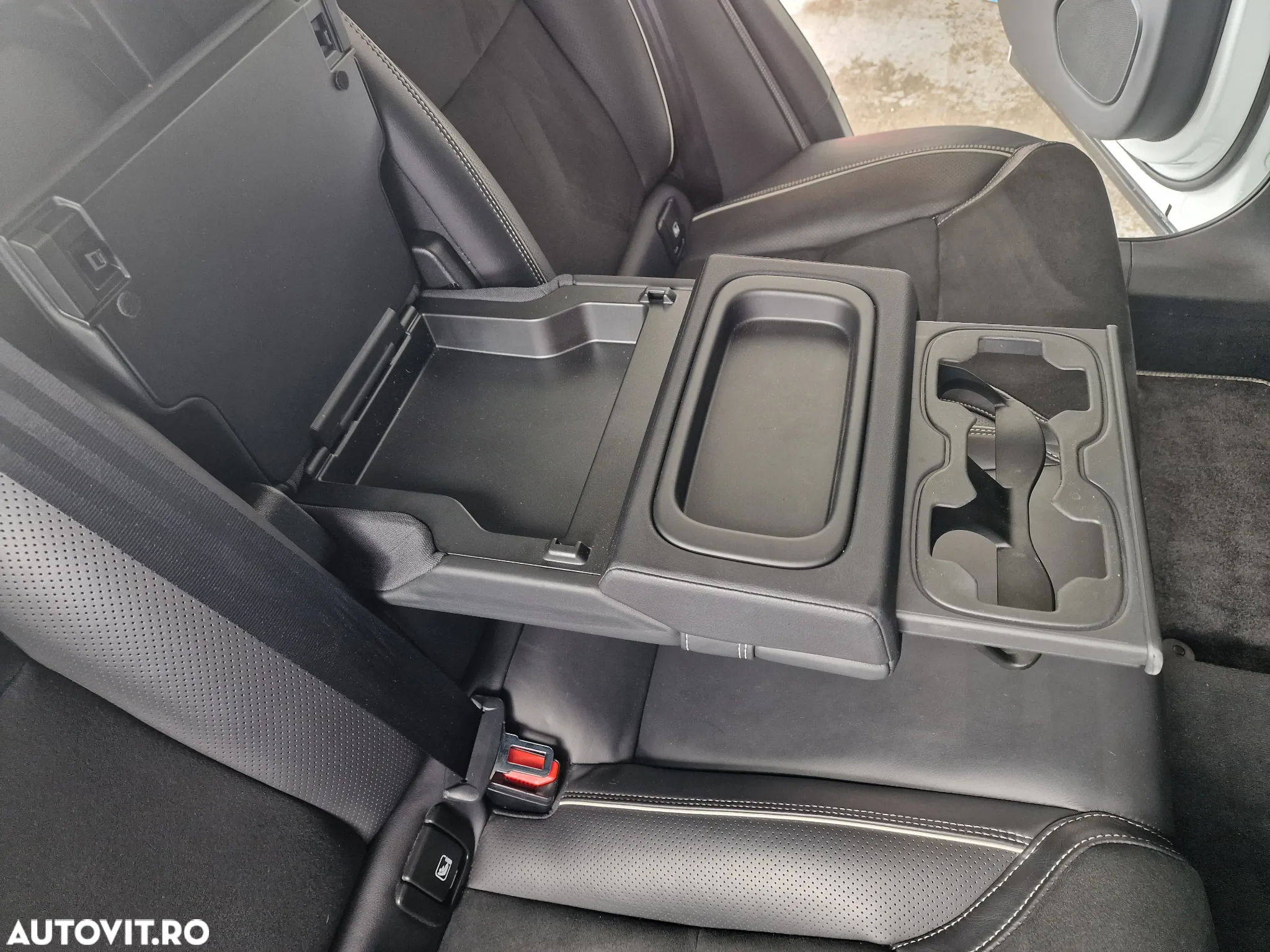 Volvo XC 60 D4 AWD R-Design - 17
