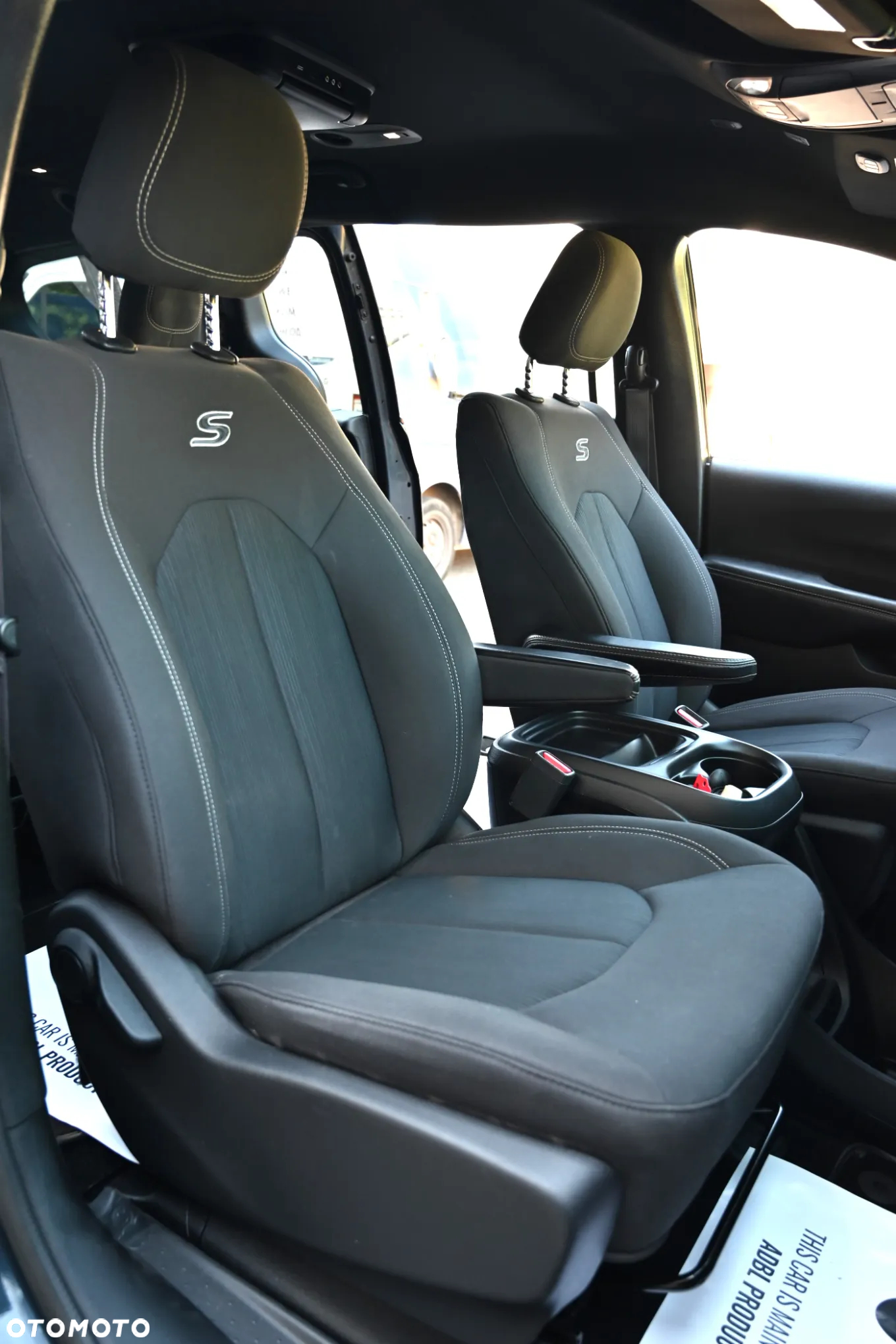 Chrysler Pacifica - 34
