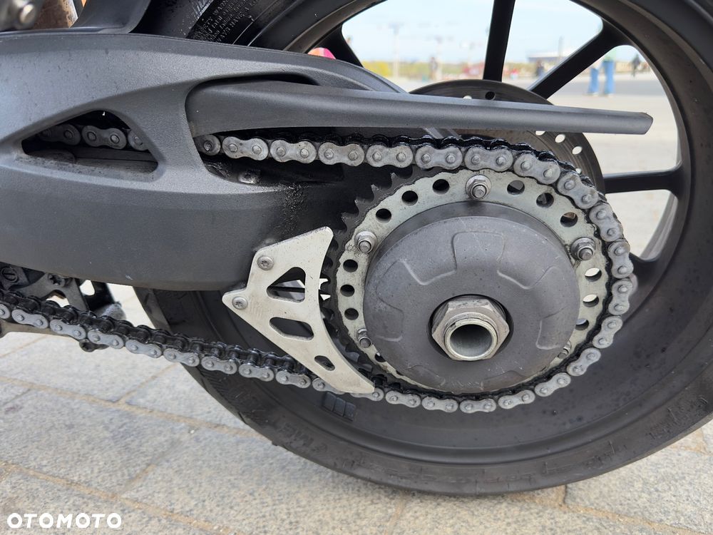 Triumph Speed Triple - 12