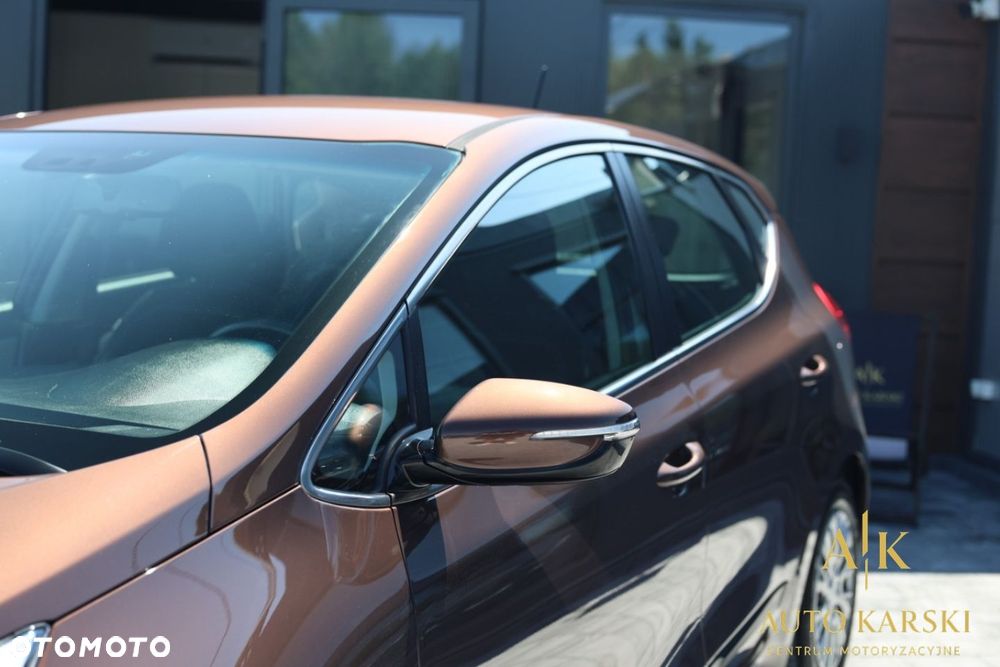 Kia Ceed - 13