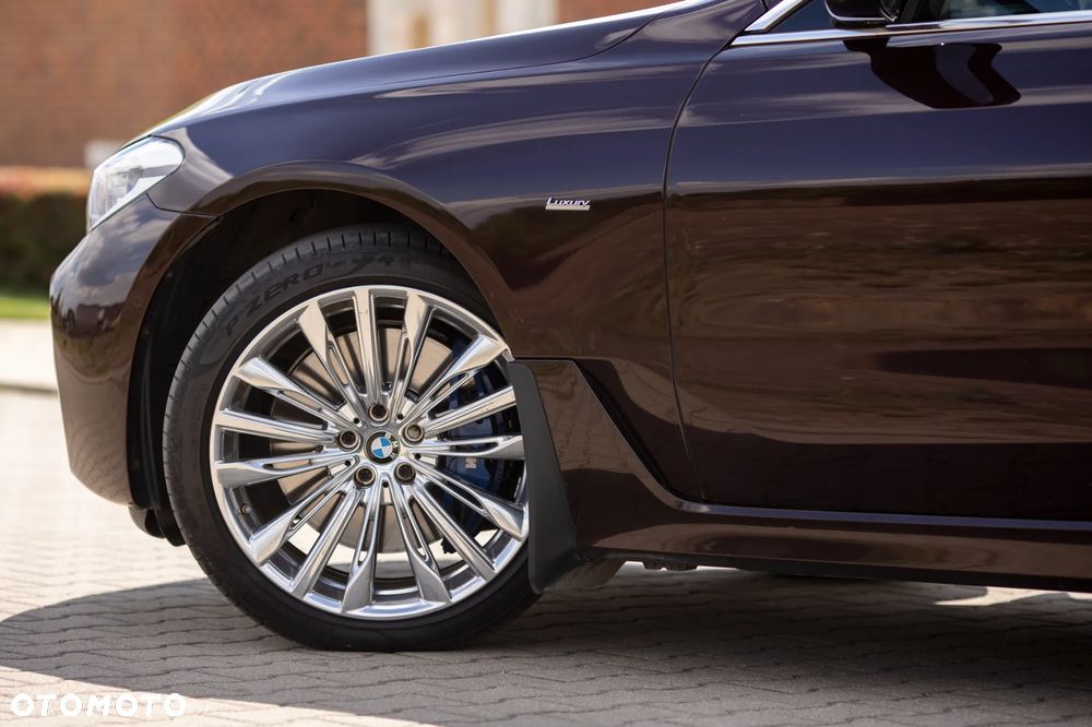 BMW 6GT - 4