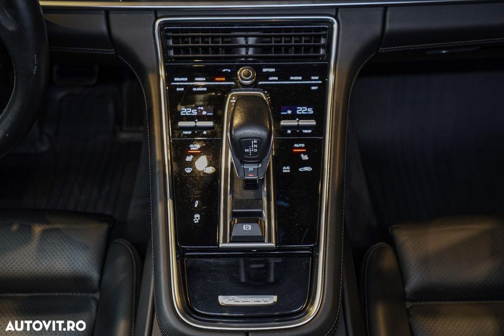 Porsche Panamera - 26
