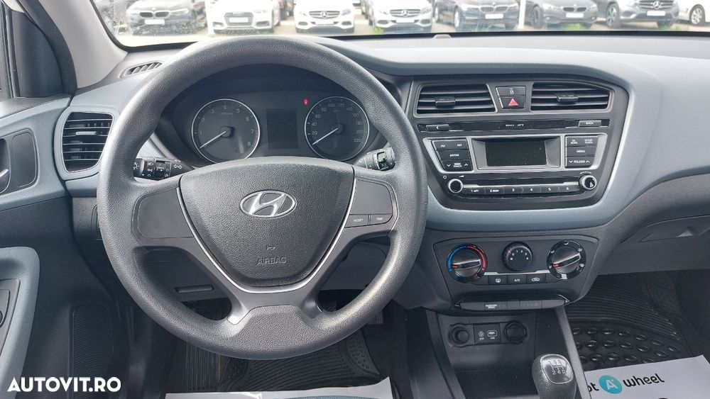 Hyundai i20 - 12