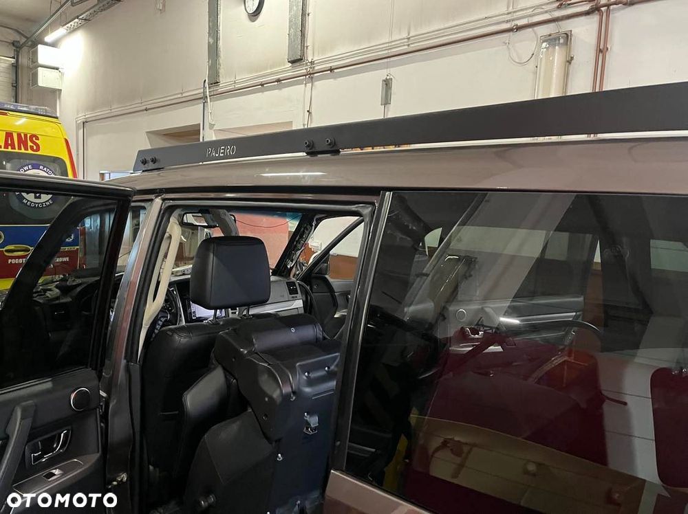 Mitsubishi Pajero - 23