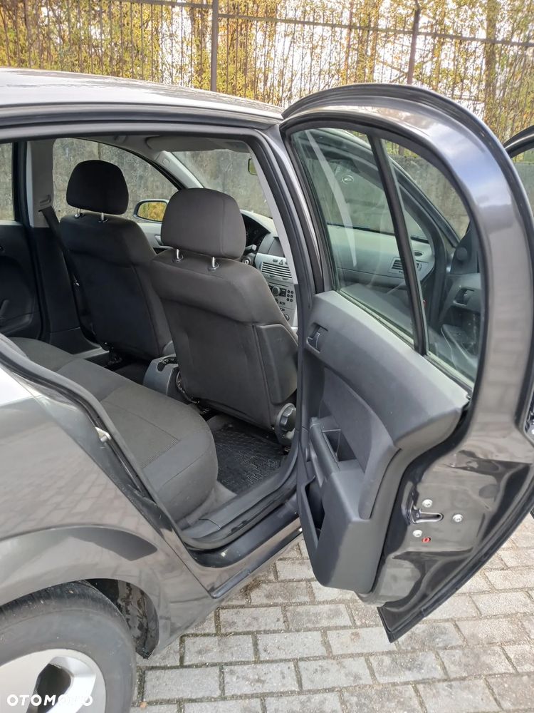 Opel Astra III 1.6 - 13