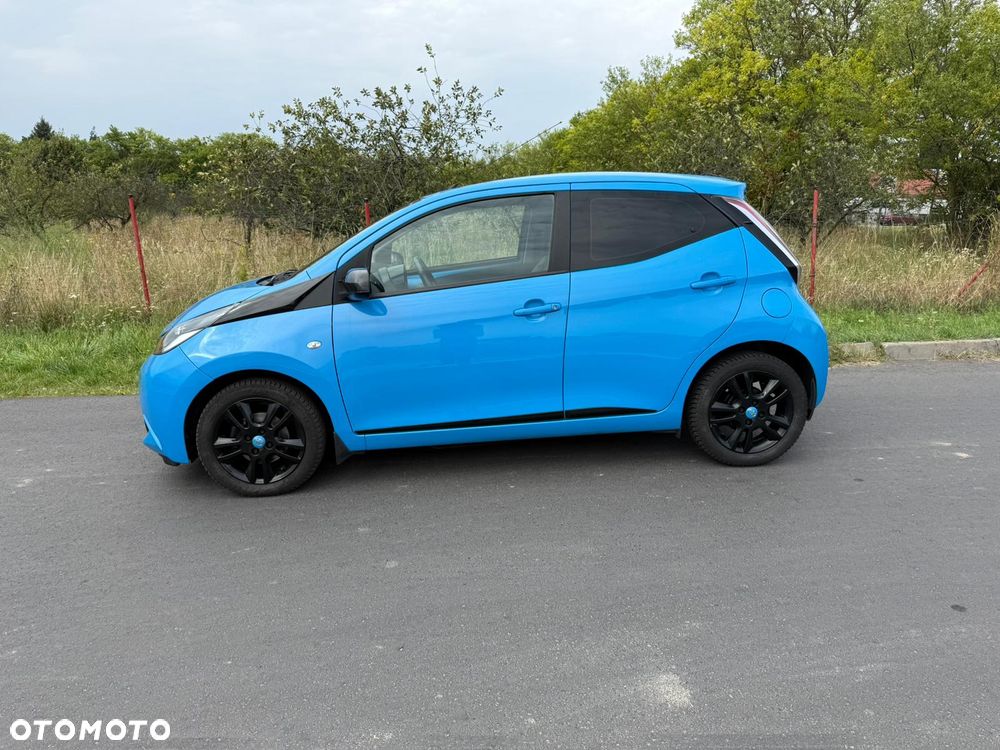 Toyota Aygo x-play - 8