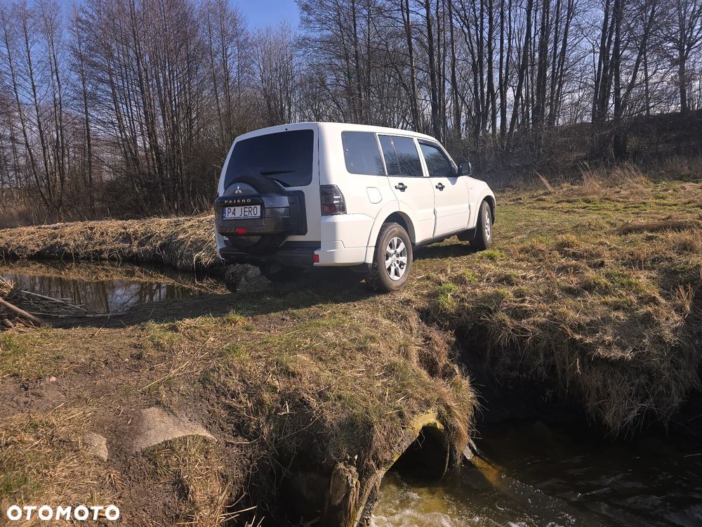 Mitsubishi Pajero - 3