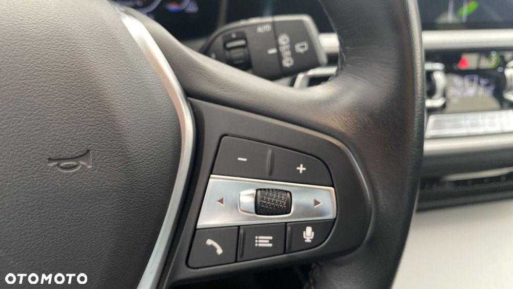 BMW Seria 3 318i Advantage - 22