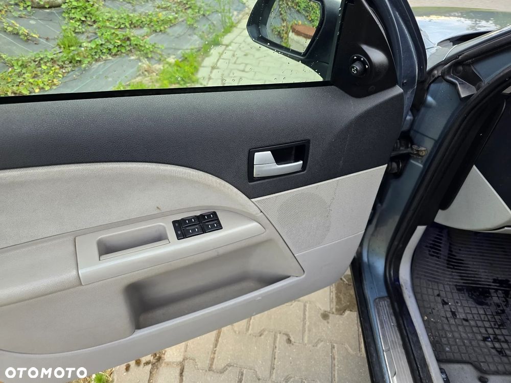 Ford Mondeo 1.8 Ambiente X - 6
