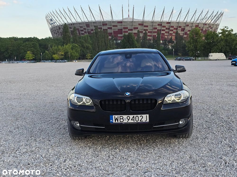 BMW Seria 5 525d xDrive Sport-Aut - 9
