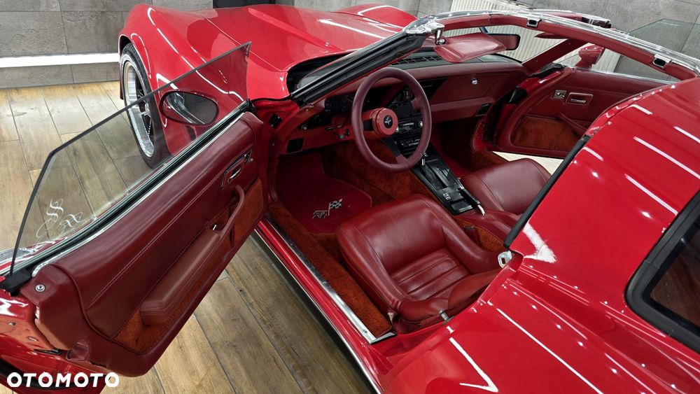 Chevrolet Corvette - 22
