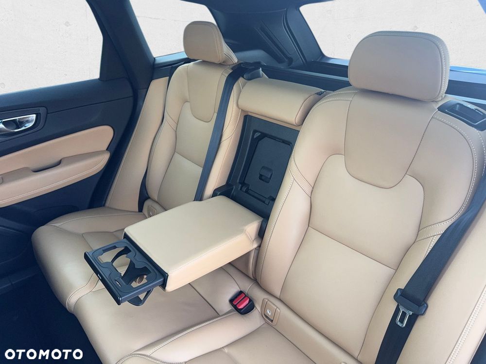 Volvo XC 60 - 16