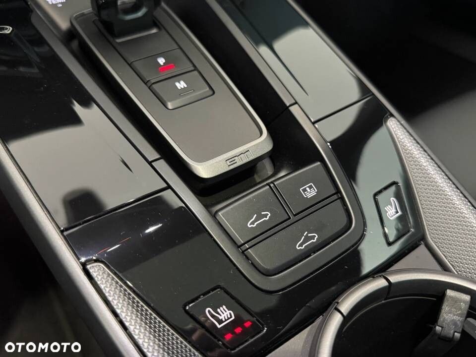Porsche 911 Carrera - 28