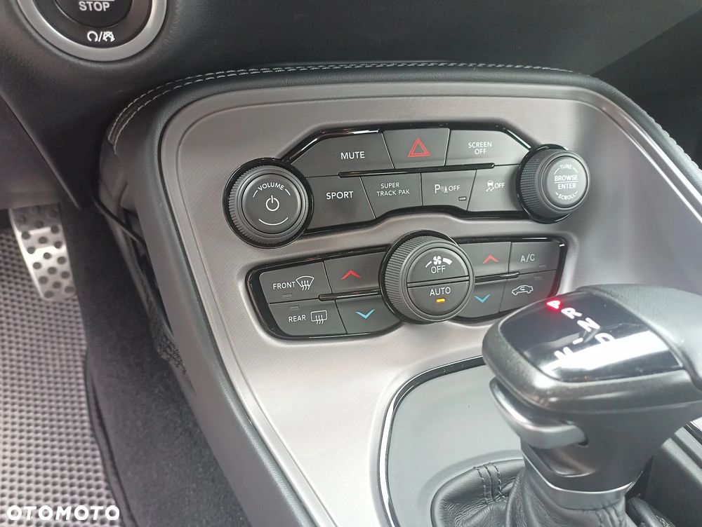 Dodge Challenger 5.7 R/T - 10