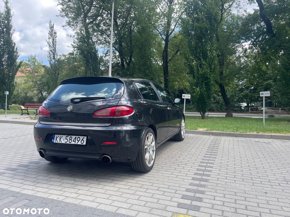 Alfa Romeo 147 2.0 Twin Spark Distinctive - 9
