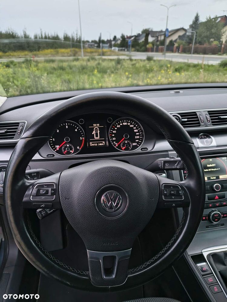 Volkswagen Passat 2013 photo 3