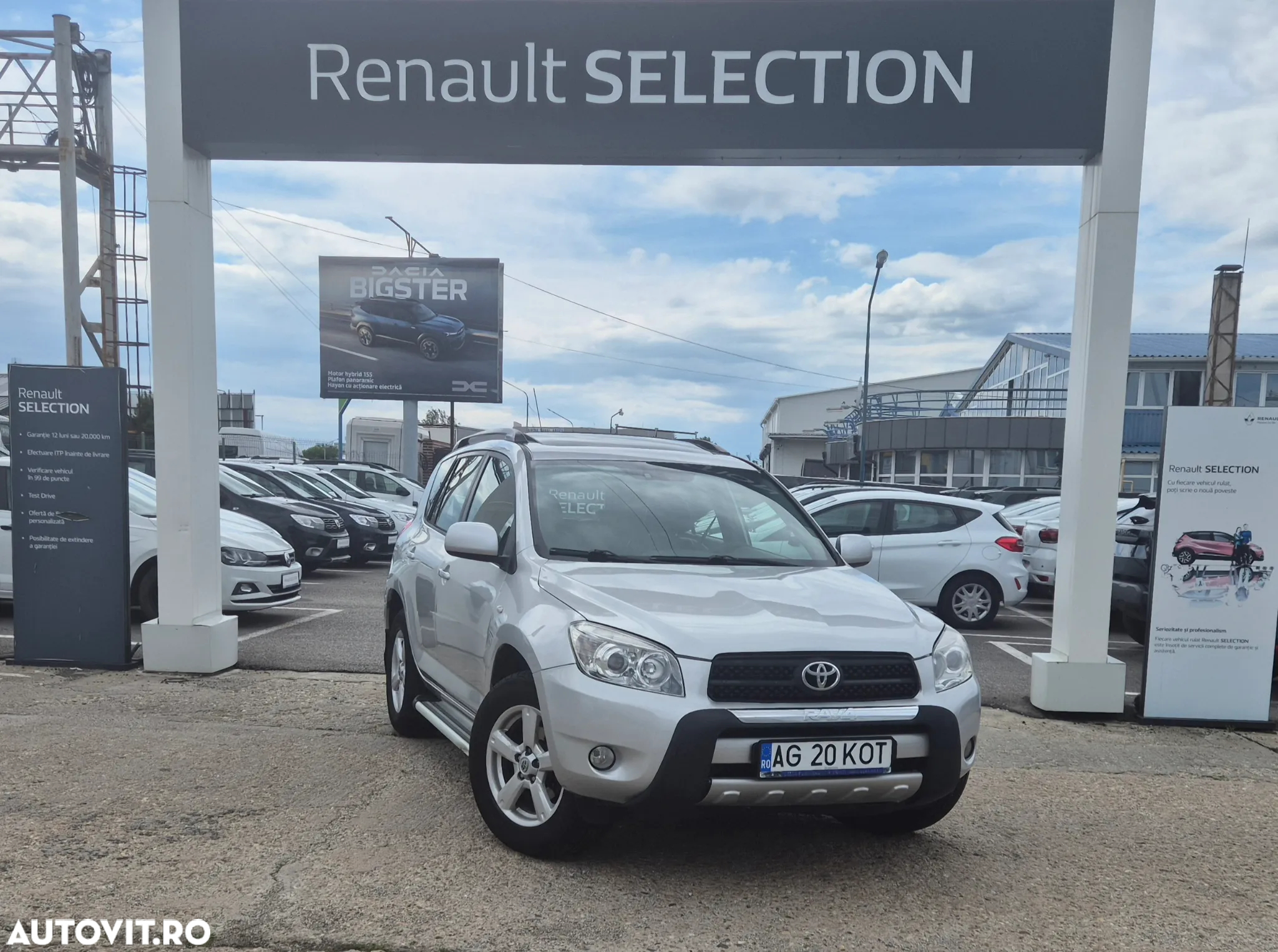 Toyota RAV4 2.2 D-4D Luxury - 2