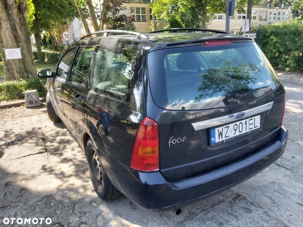 Ford Focus 1.6 Ghia - 2