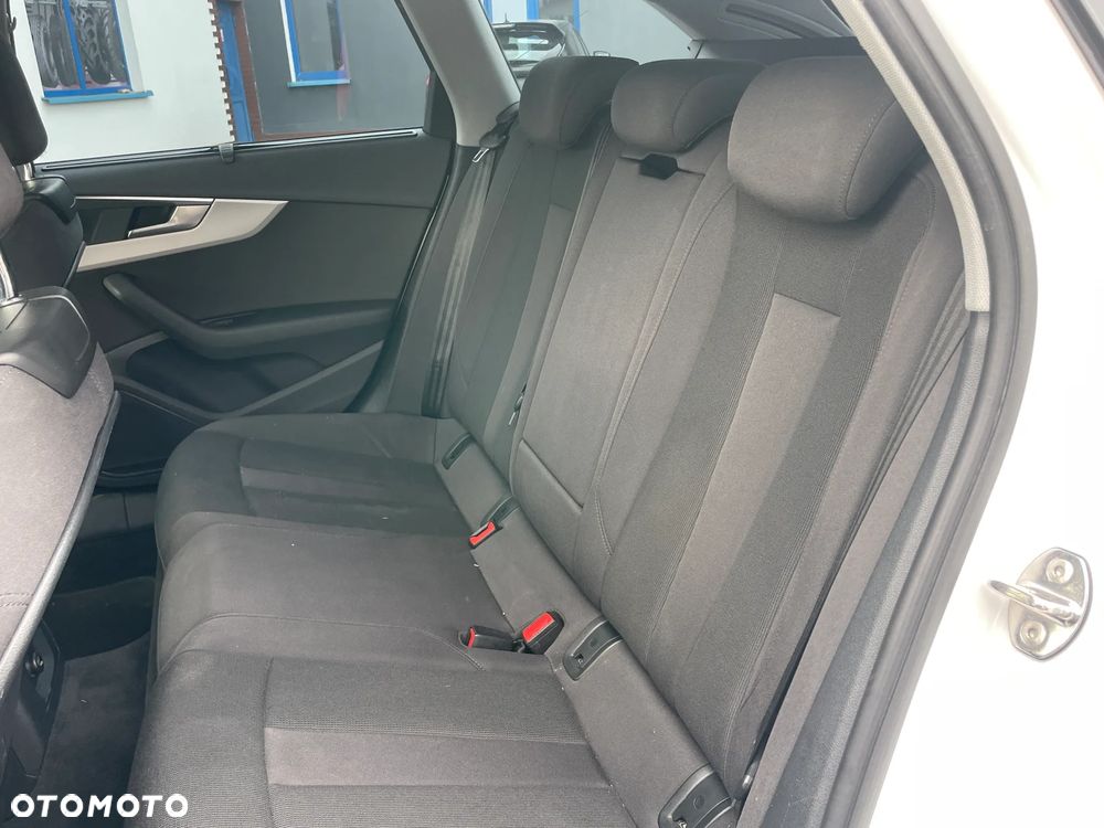 Audi A4 Avant 40 TDI Sport S tronic - 27