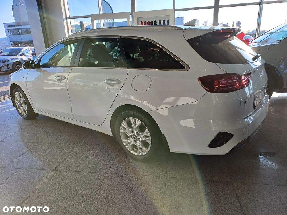 Kia Ceed 1.5 T-GDI M - 3