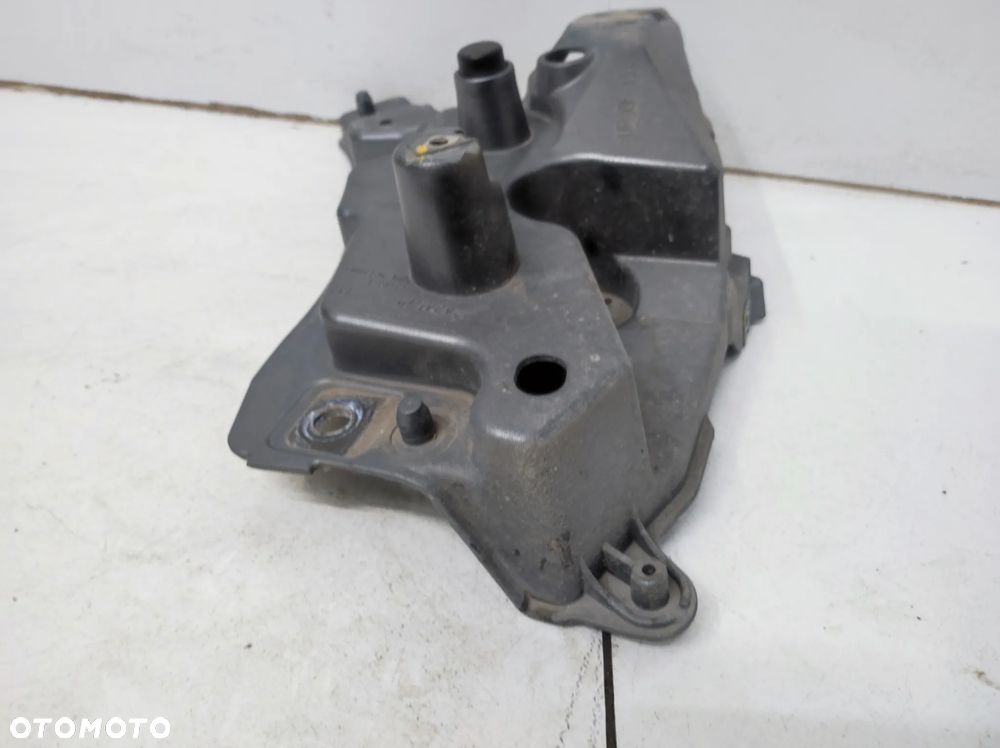 WSPORNIK MOCOWANIE UCHWYT BŁOTNIKA PRAWY PRZÓD VOLVO XC60 II 2 - 3