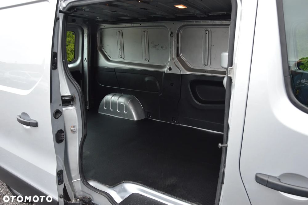 Opel Vivaro - 18