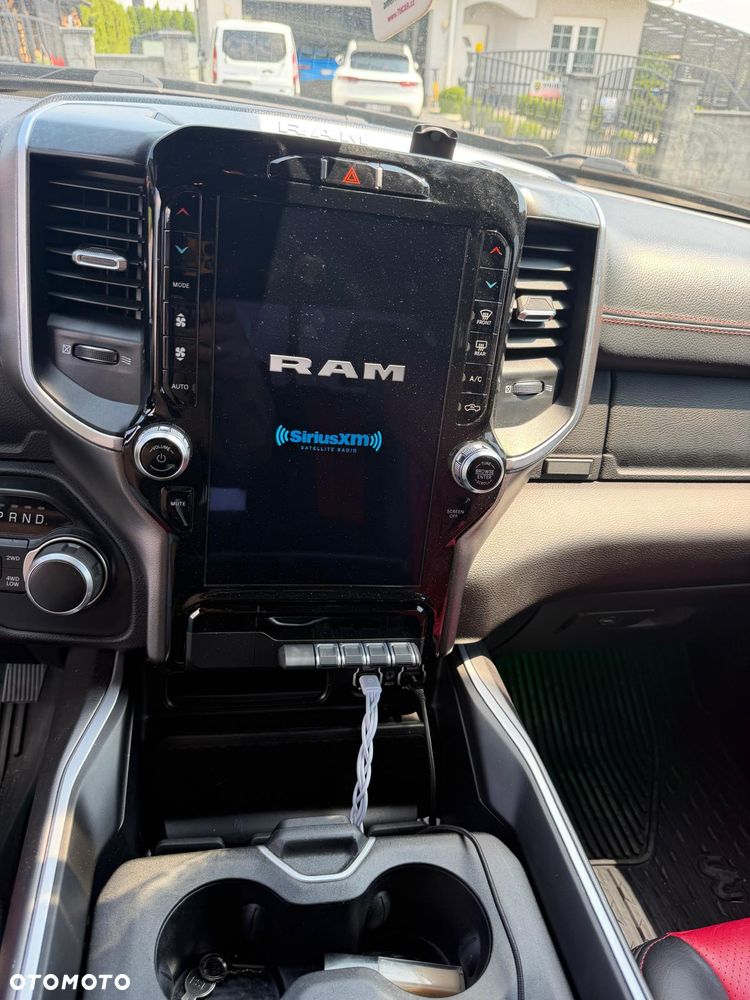 Dodge RAM 5.7 4x4 - 12